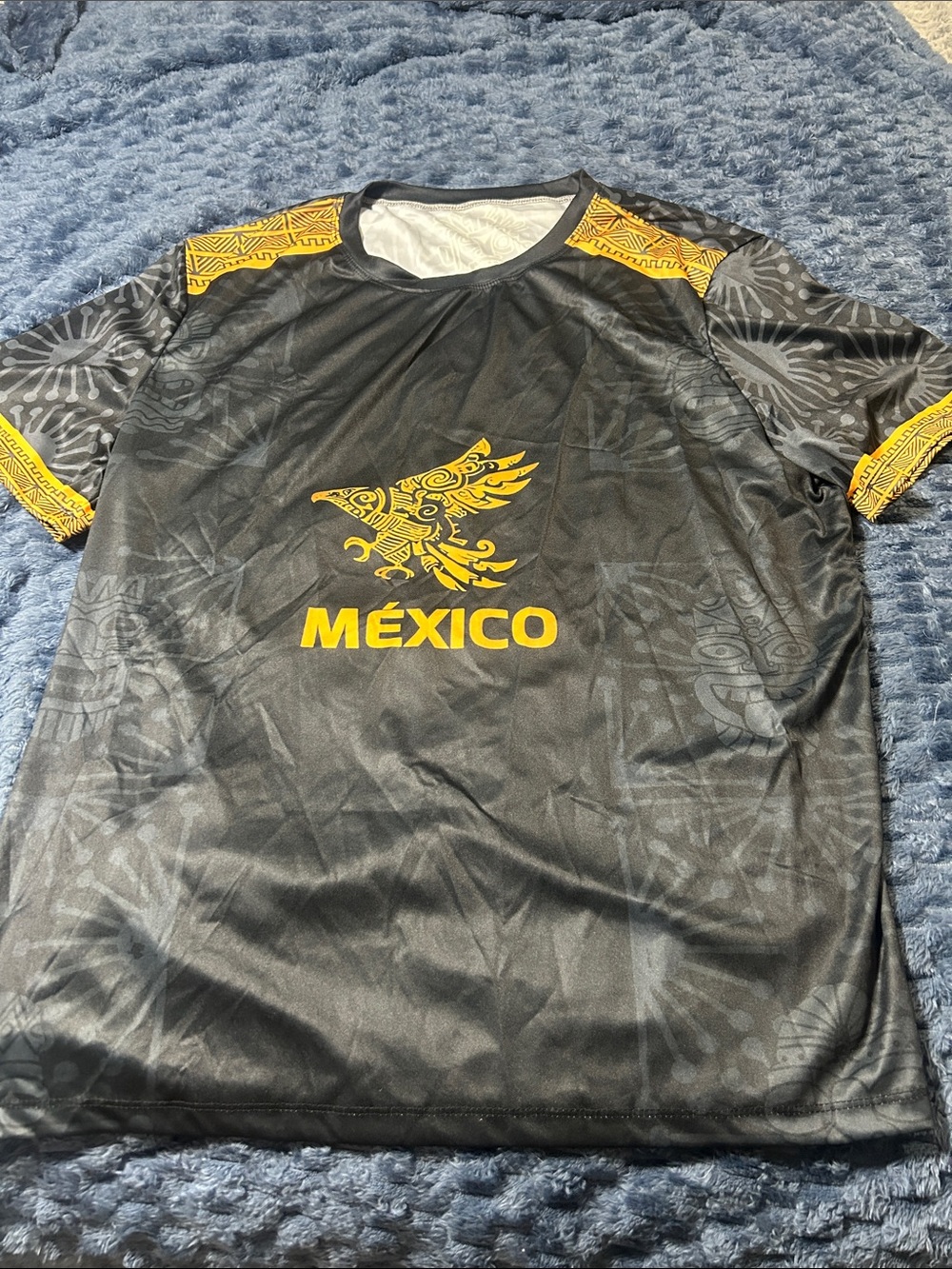 Men’s Black Mexico Graphic Jersey Tee with Gold Details NWOT